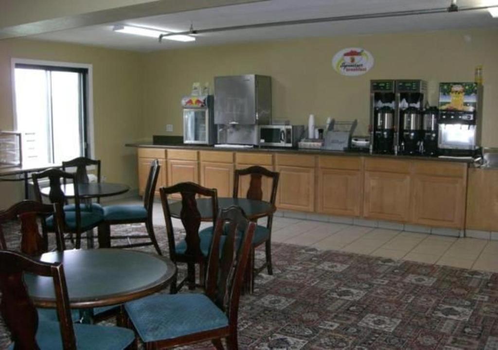Norwood Inn Minneapolis Roseville Exterior foto